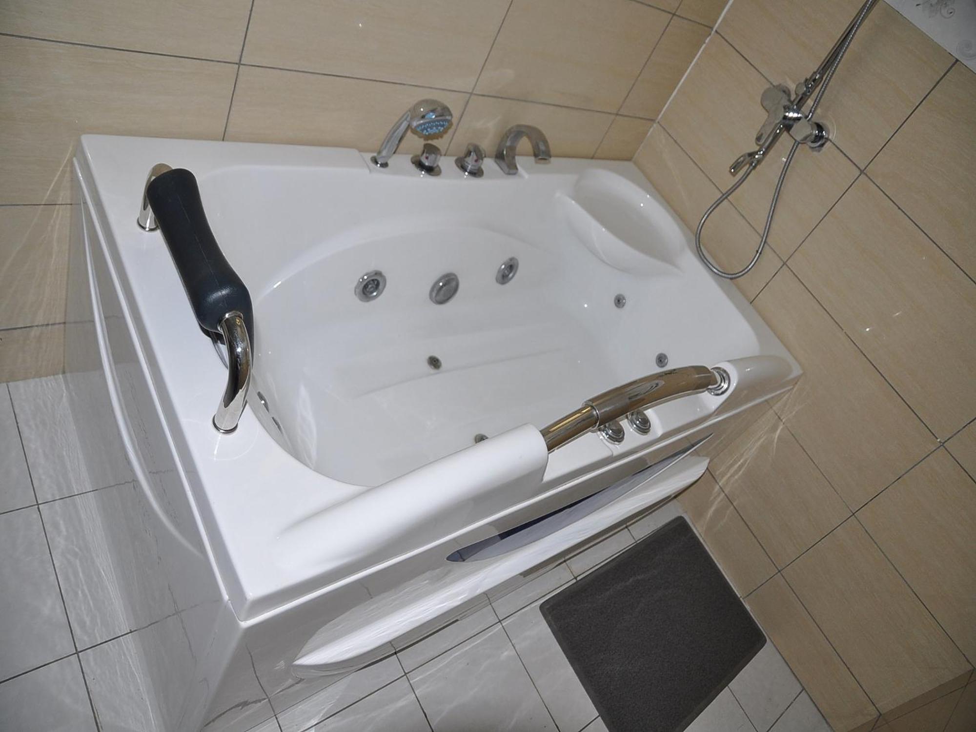 Monalisa Hotel Mtwapa Bilik gambar